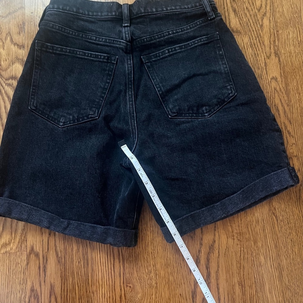 Abercrombie & Fitch:   The Pleated Short Ultra High Rise Black Jean Short - Picture 4 of 7